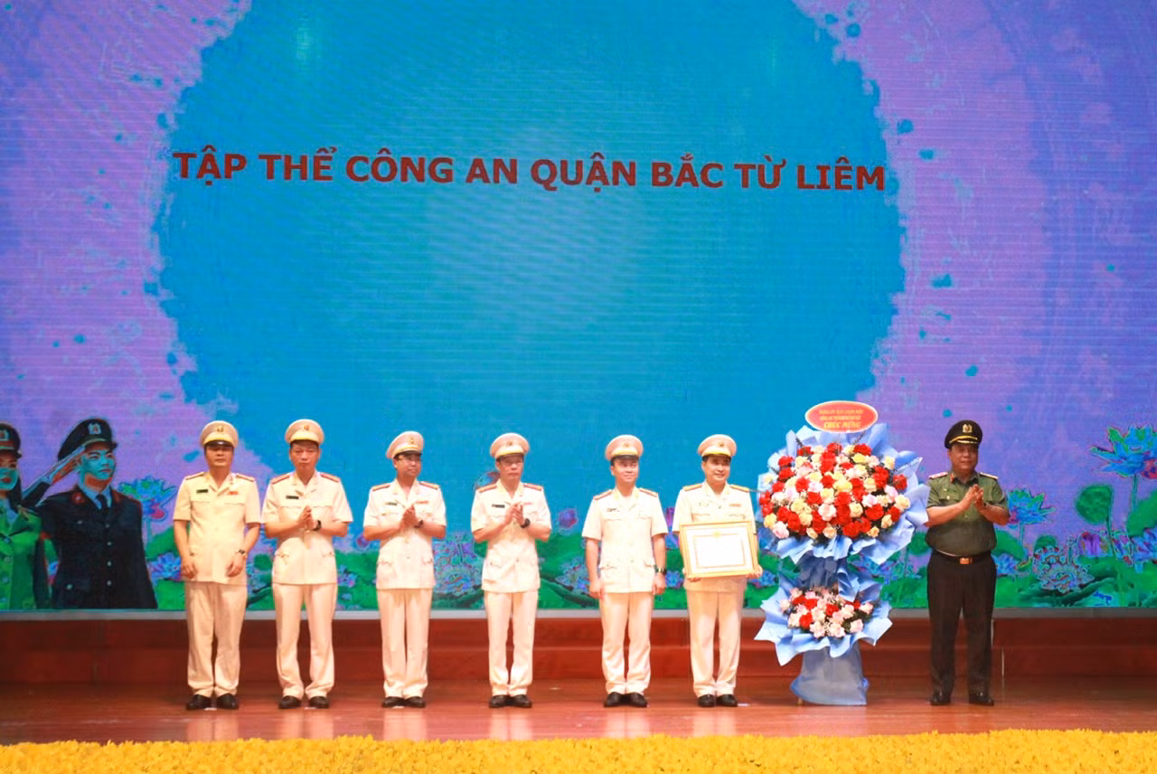 Công an quận Bắc Từ Liêm ghi dấu ấn tự hào qua 10 năm xây dựng và trưởng thành -0