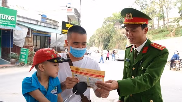 Người lính cứu hoả từ Thủ đô lên biên giới làm Công an xã