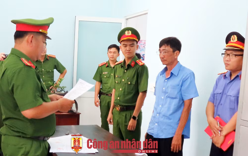 Vì sao 3 cán bộ ở TP Long Xuyên (An Giang) bị bắt -0