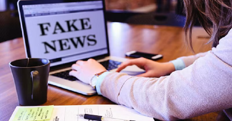 Xử phạt nhiều chủ tài khoản facebook cung cấp, chia sẻ thông tin sai sự thật -0