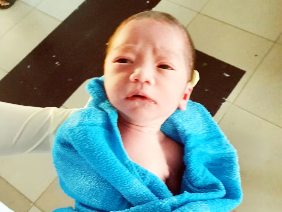 Đưa sản phụ bị chảy máu liên tục sau khi sinh con đến bệnh viện cấp cứu kịp thời -0