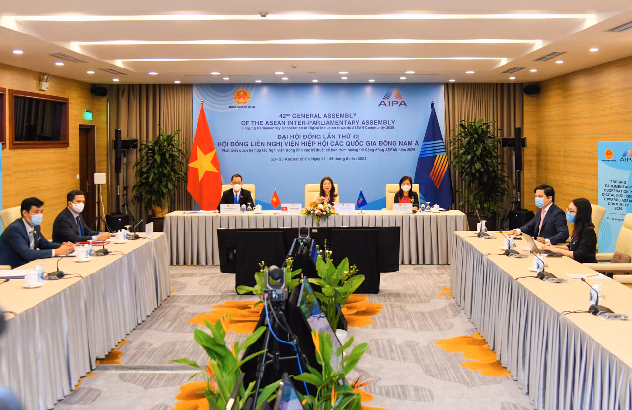 Thông qua Báo cáo tài chính, tăng lương cho cán bộ Ban Thư ký AIPA -0