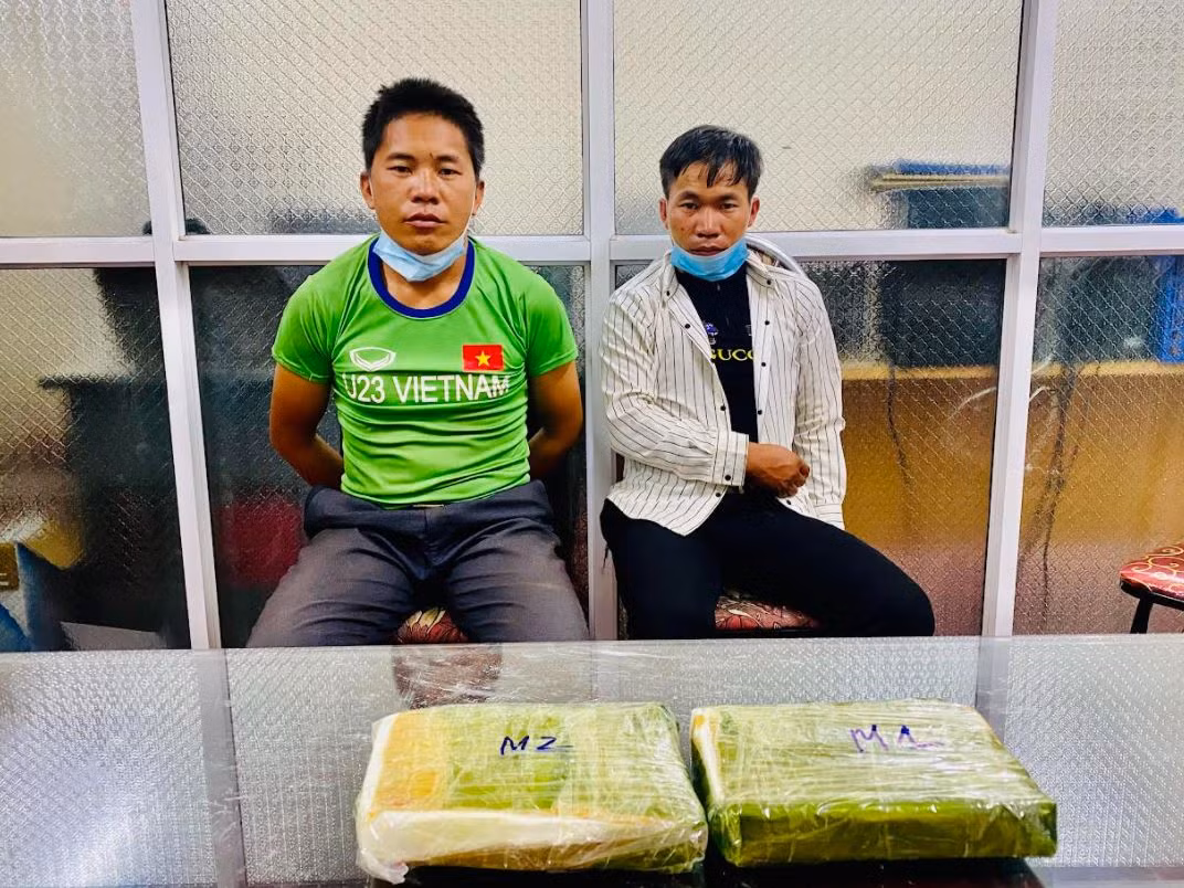 Hai anh em ruột rủ nhau đi buôn bán ma túy -0