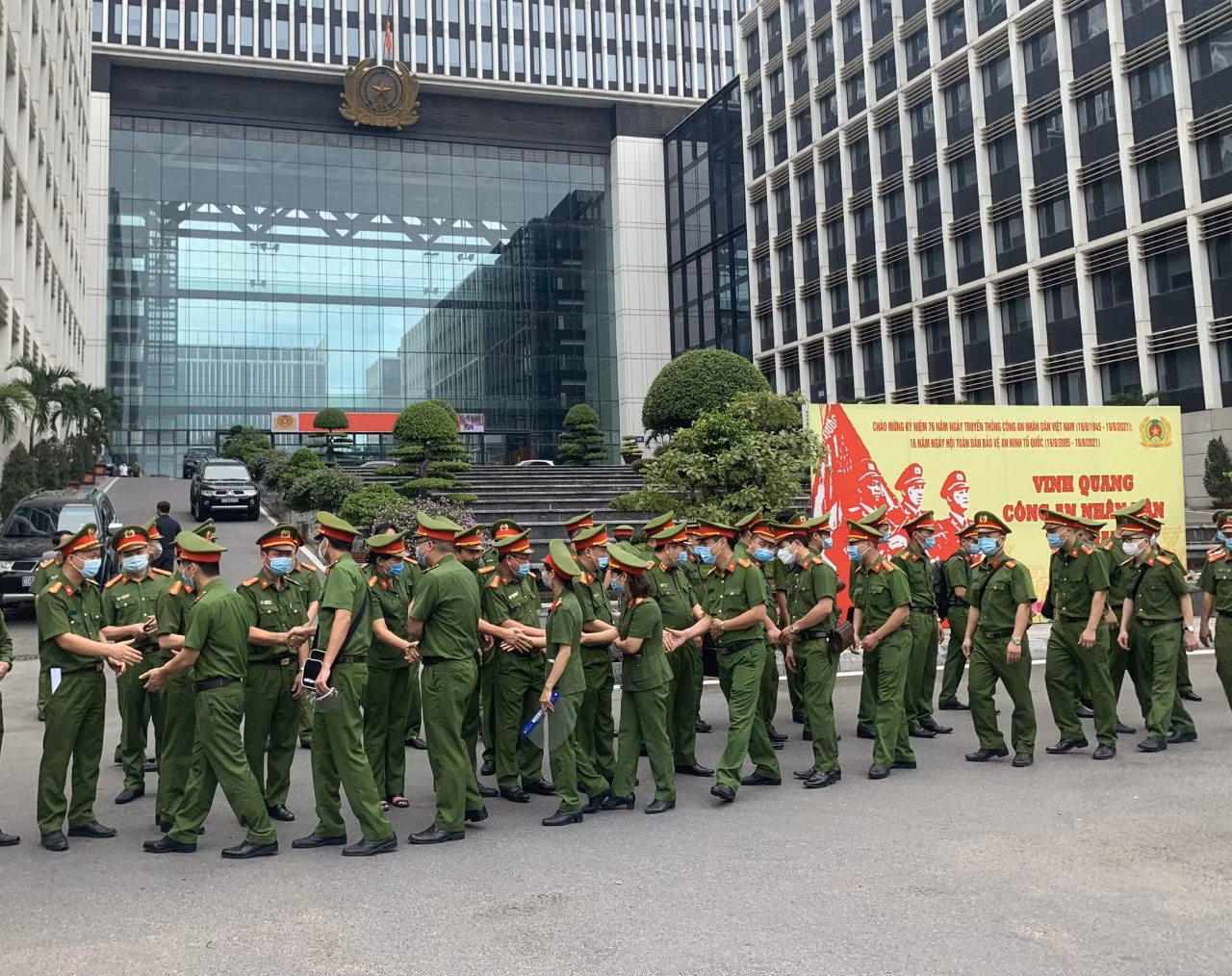 Xúc động những chiến sĩ lên đường vào TP Hồ Chí Minh phòng, chống dịch COVID-19 -0