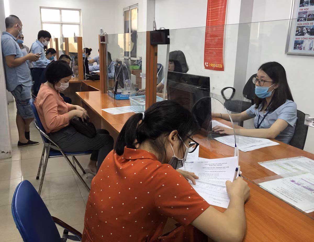 Bảo hiểm thất nghiệp - “Cứu cánh” cho lao động giữa mùa dịch -0