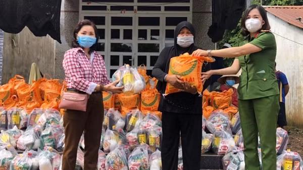 Tuần tra phát hiện 2 đối tượng tàng trữ ma túy ảnh 2