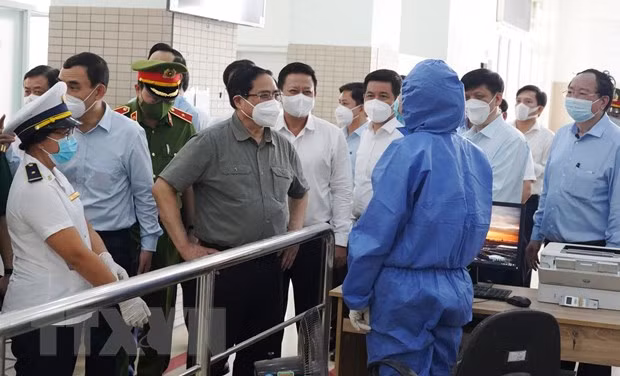 Thủ tướng Phạm Minh Chính kiểm tra công tác chống dịch tại TP.HCM -0