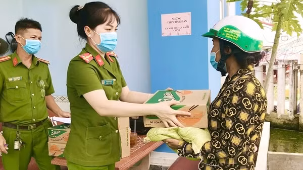 Xứng đáng là lá chắn vững chắc trong phòng, chống dịch tỉnh cực Nam Tổ quốc ảnh 5