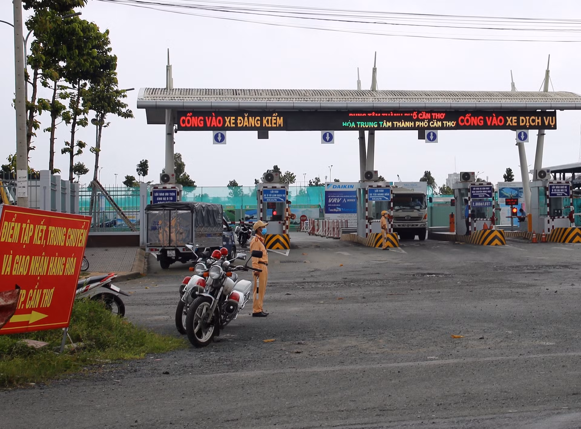 Cần Thơ bãi bỏ quy định xe vào thành phố phải đăng ký trước ảnh 2 Cần Thơ bãi bỏ quy định xe vào thành phố phải đăng ký trước -0