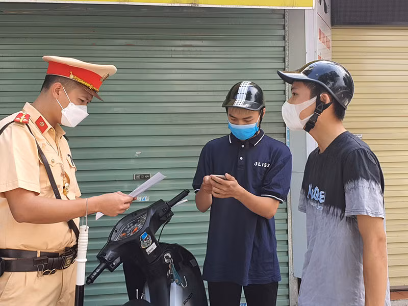Hà Nội triển khai các biện pháp quản lý công dân từ vùng dịch về địa phương -1