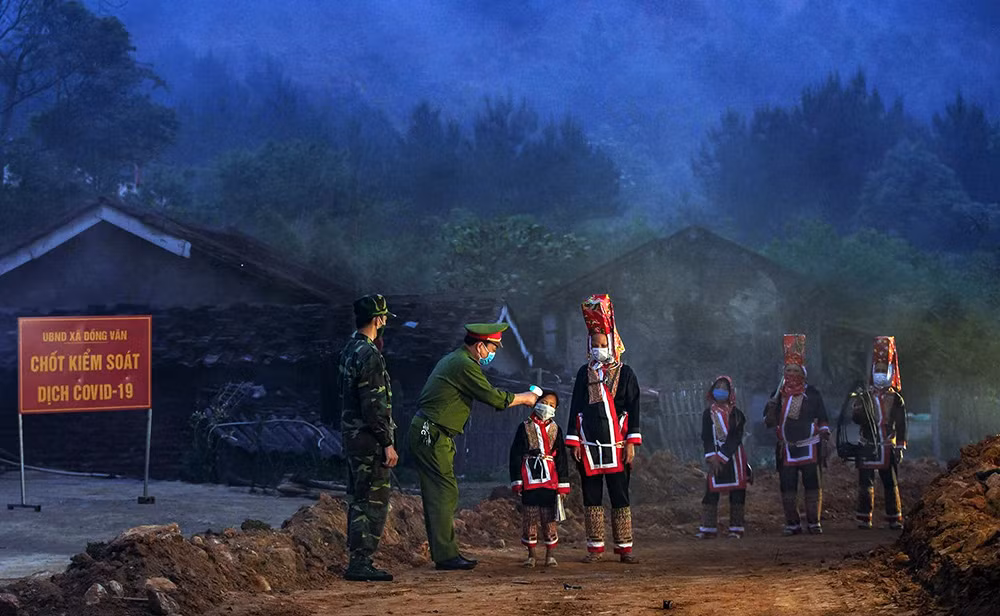 24-25 - so 19-8 “Trọng dân, gần dân - Lúc dân cần, lúc dân khó có Công an” -0