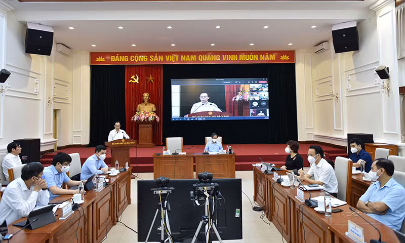 Trường đại học cần tham gia chống dịch bằng tất cả khả năng có thể -0