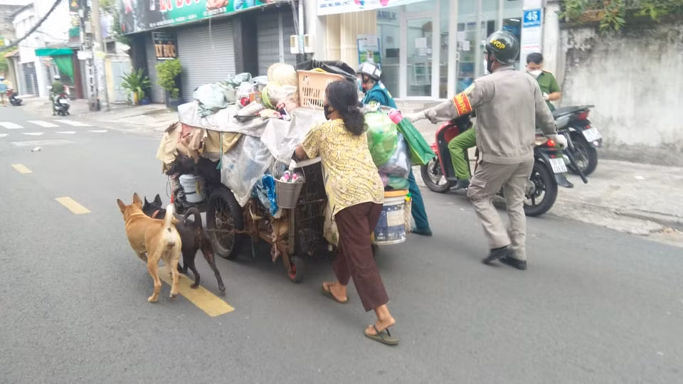 Triển khai quyết liệt việc đưa nhóm người lang thang, ăn xin vào khu tập trung -0