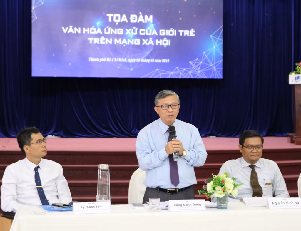 Thấy gì từ một 