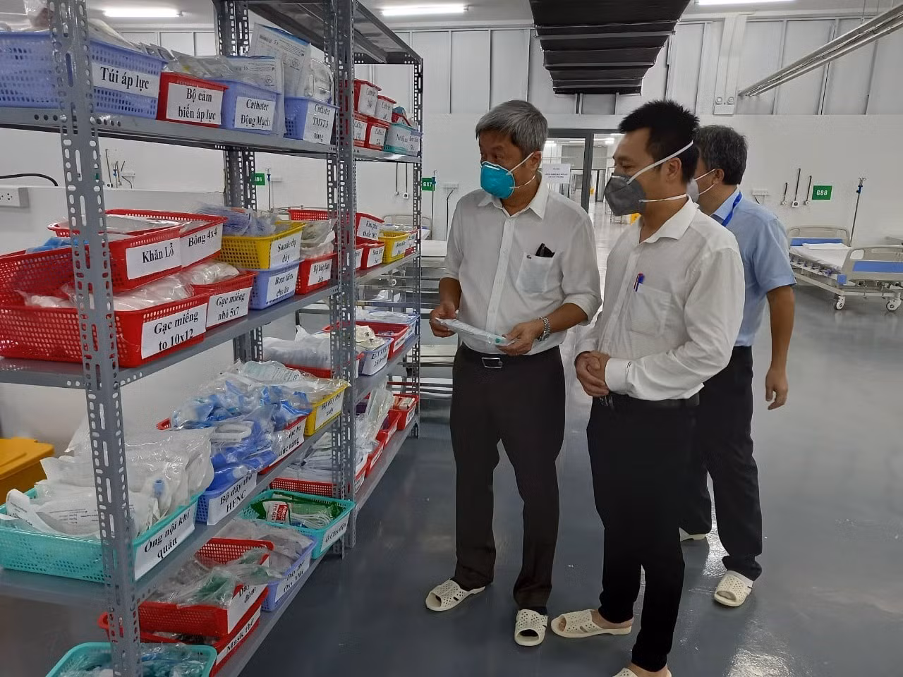 Đưa robot vào phục vụ điều trị bệnh nhân COVID-19 nặng tại TP Hồ Chí Minh -0