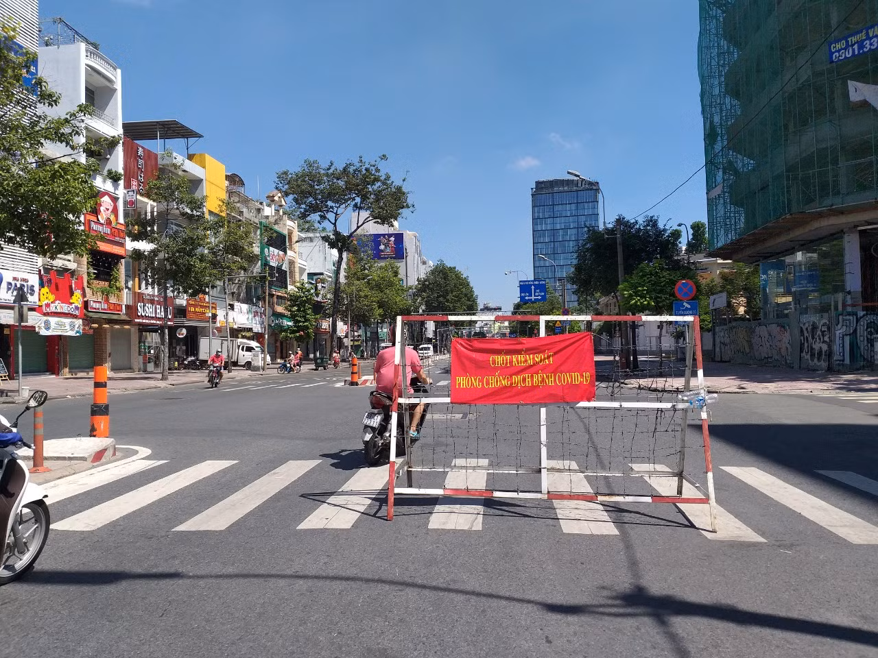 Chỉ cần có giấy giao hàng, khai báo y tế là người vận chuyển gas được lưu thông -0