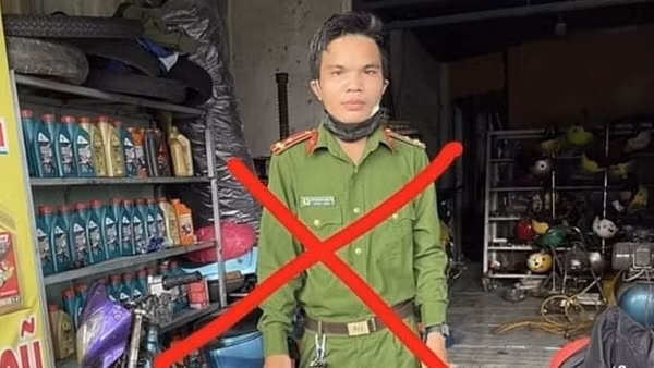 Mặc đồ giả Công an để “thông chốt” kiểm dịch