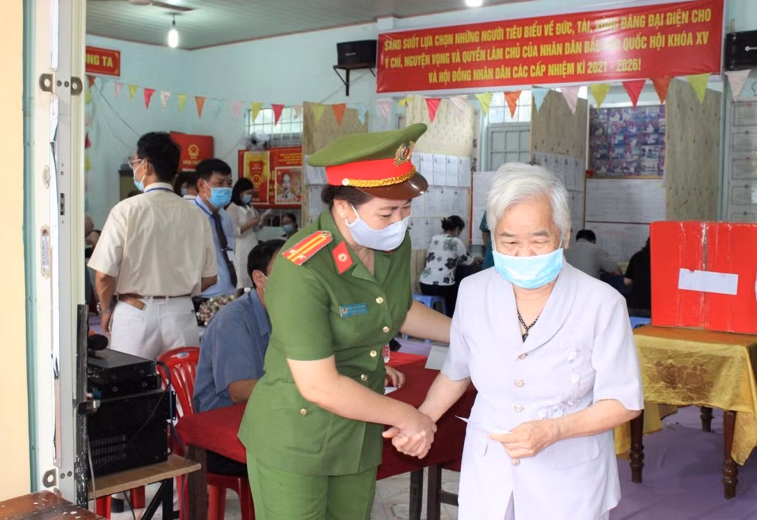 Vững vàng nơi tuyến đầu chống dịch -0