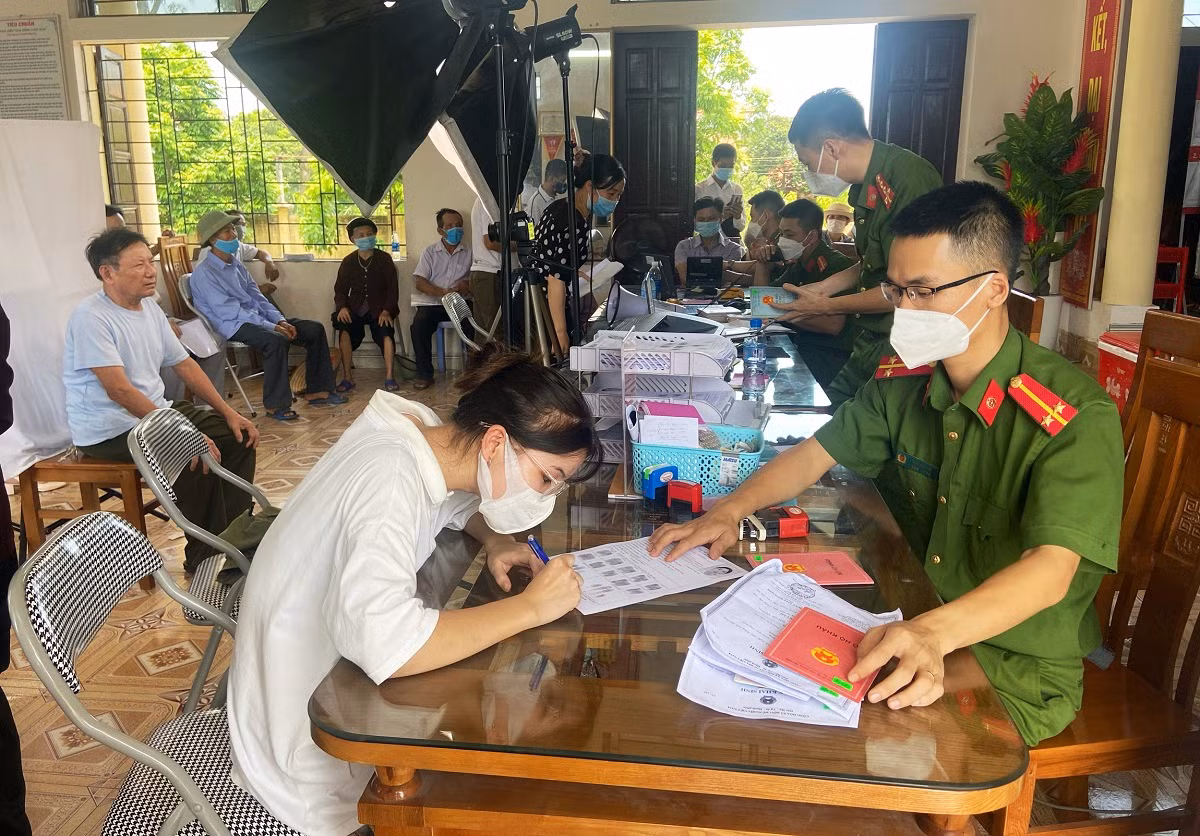 Trang 19_số đặc biệt_Tuổi trẻ CAND xung kích, tình nguyện vì nhân dân phục vụ -0