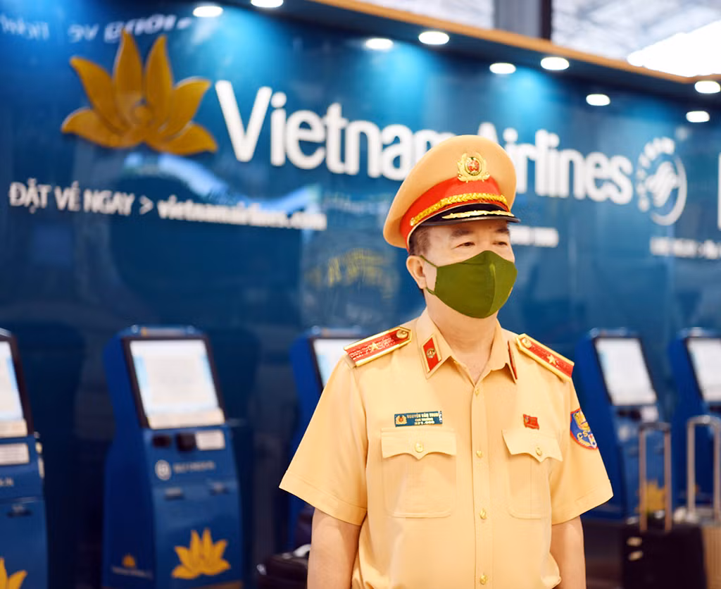 Cục CSGT xuất quân tăng cường phòng chống dịch cho TP.Hồ Chí Minh -0