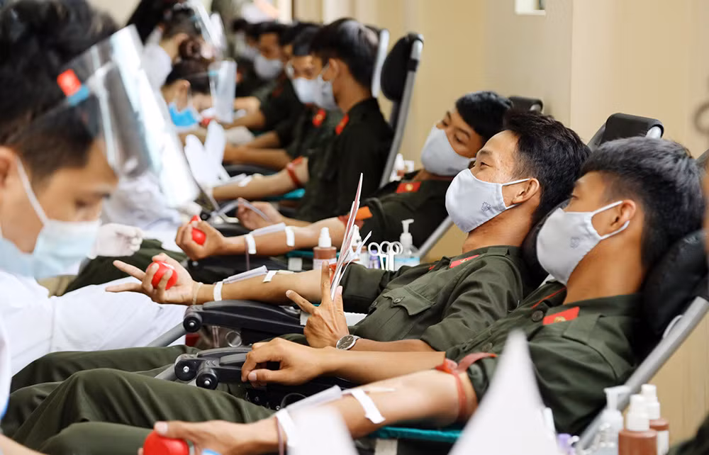 24-25 - so 19-8 “Trọng dân, gần dân - Lúc dân cần, lúc dân khó có Công an” -7