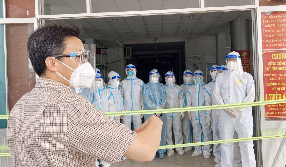 Phó Thủ tướng Vũ Đức Đam thị sát công tác phòng chống dịch ở Long An -0