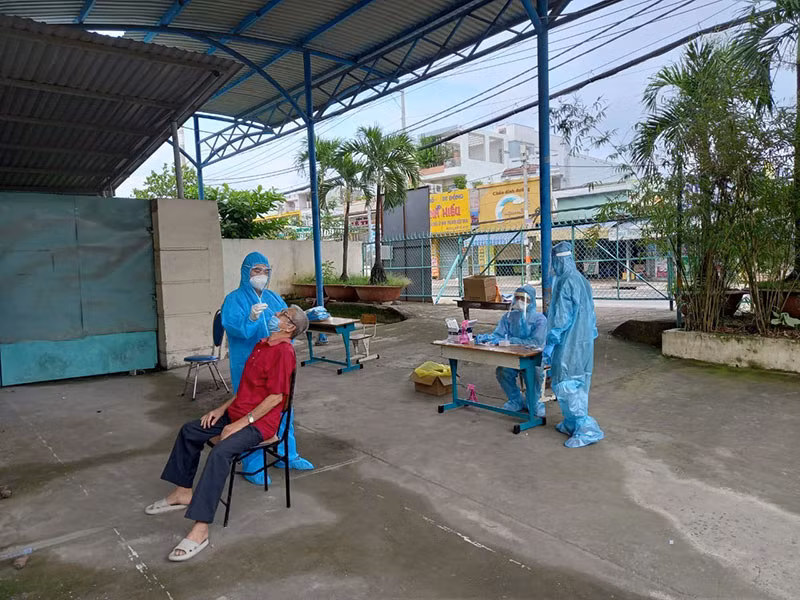 Hy vọng cho các F0 điều trị tại nhà từ bác sĩ tư vấn online và trạm y tế lưu động -0
