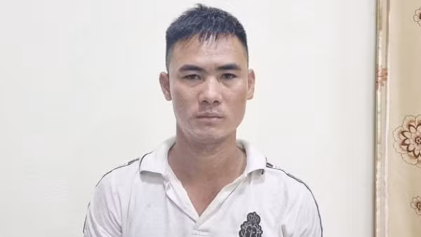 Tạm giữ đối tượng dùng dao khống chế nhân viên bán điện thoại, cướp hơn 50 triệu ảnh 4