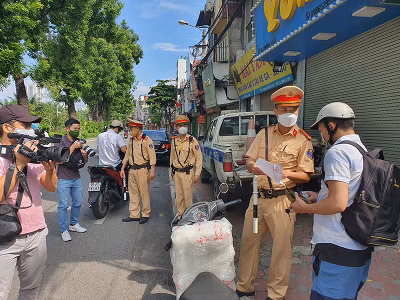 Hà Nội triển khai các biện pháp quản lý công dân từ vùng dịch về địa phương -0