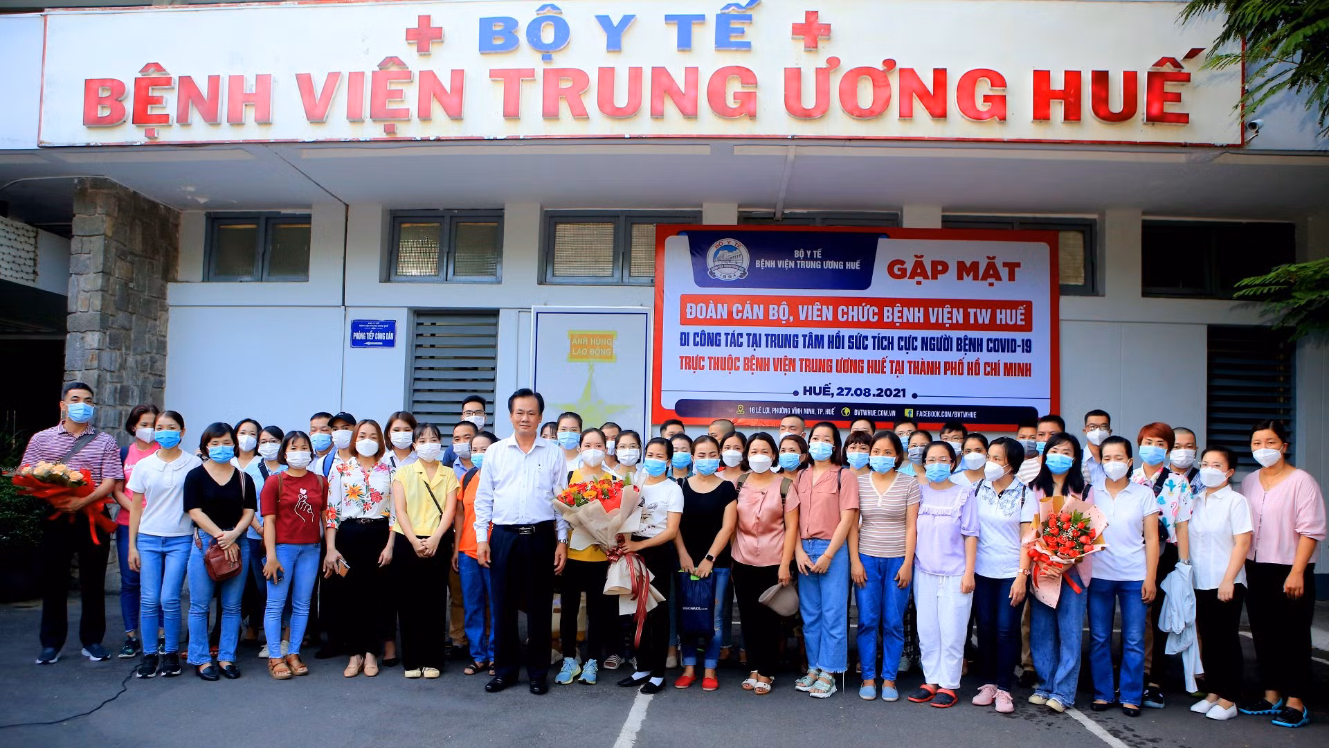 Huế điều động thêm 52 y, bác sĩ vào TP Hồ Chí Minh hỗ trợ chống dịch -0