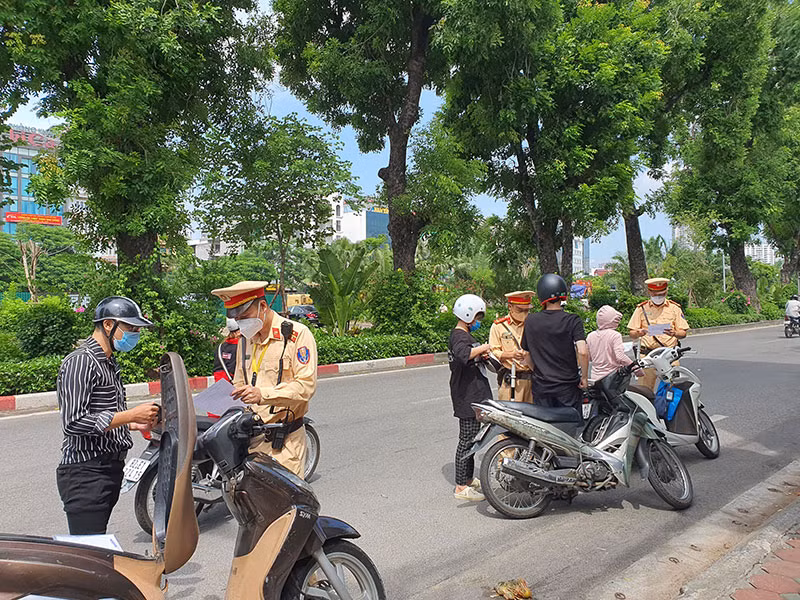 Hà Nội triển khai các biện pháp quản lý công dân từ vùng dịch về địa phương -2