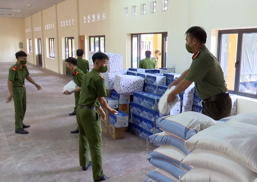 Phát động CBCS quyên góp ủng hộ nhu yếu phẩm phục vụ công tác&nbsp;chống dịch COVID-19 -0