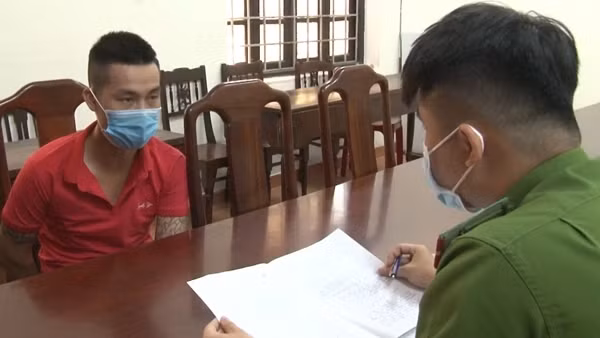 Qua địa bàn quận khác giật dây chuyền gặp Tổ tuần tra ảnh 4