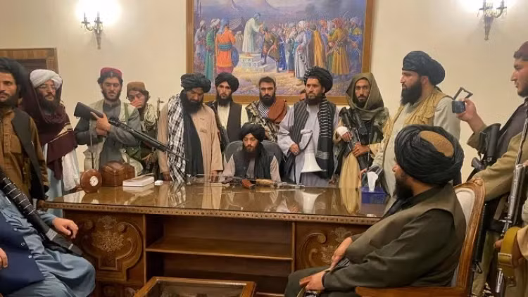 Quyền Bộ trưởng Quốc phòng mới được Taliban bổ nhiệm là ai? -0