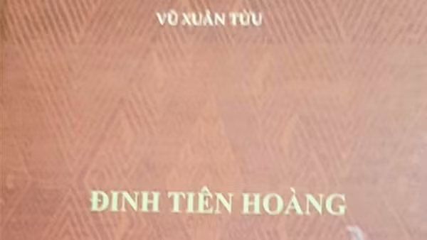 Cuốn sách đồ sộ về triều đại nhà Đinh