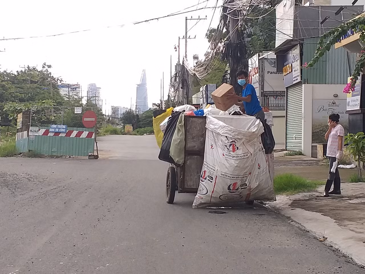 Cần quản lý chặt việc thu gom rác thải của F0 điều trị tại nhà -0