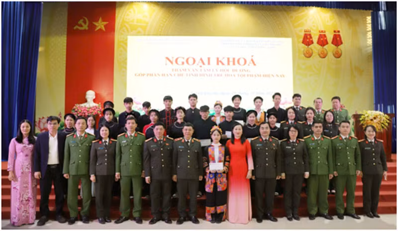 Tọa đàm khoa học Tham vấn tâm lý học đường góp phần hạn chế tình hình trẻ hóa tội phạm -0