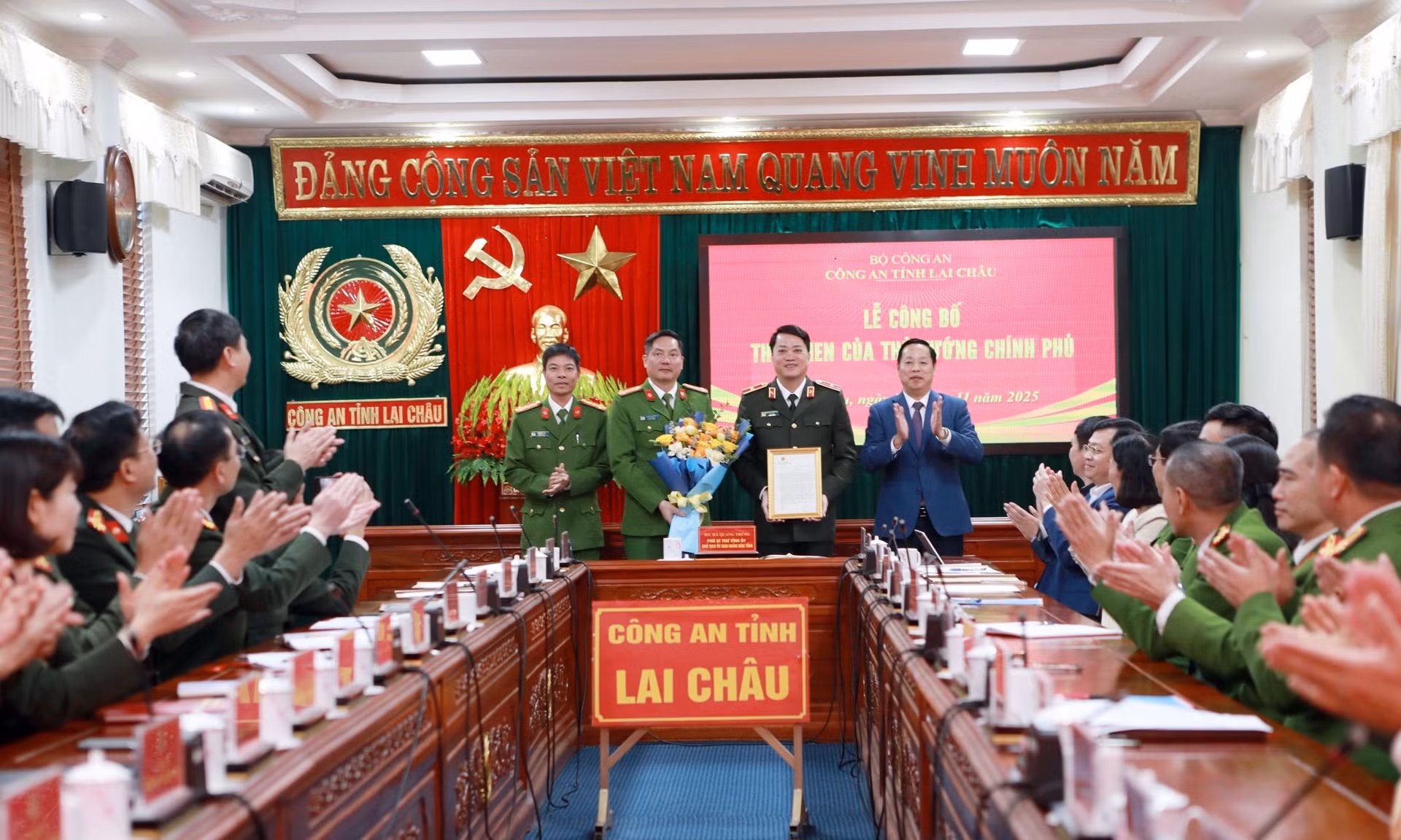 6d3a45ff-d0e1-4989-9b05-fc45963a46a2.jpg -0