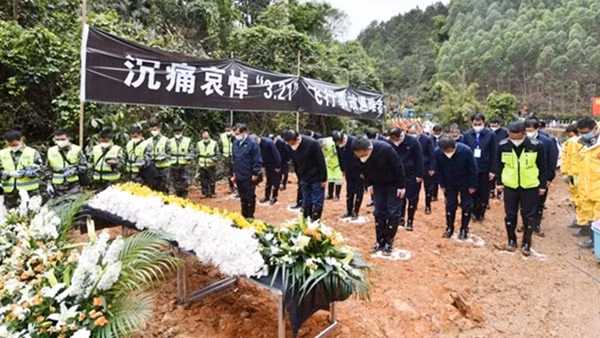 Trung Quốc cam kết "đưa ra ánh sáng" vụ rơi máy bay trong 30 ngày ảnh 3