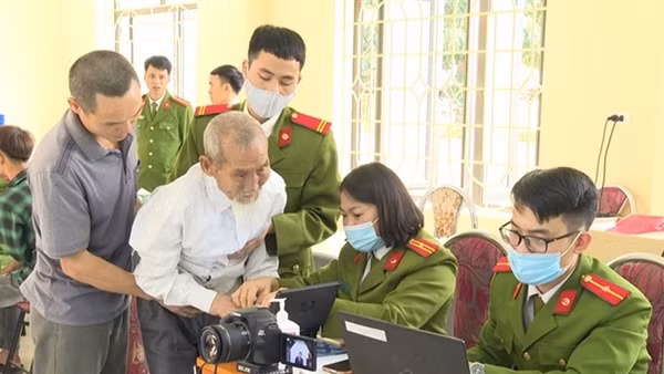 Trà Vinh: Trao thưởng cuộc thi viết “Tìm hiểu công tác cải cách hành chính trong CAND” ảnh 3