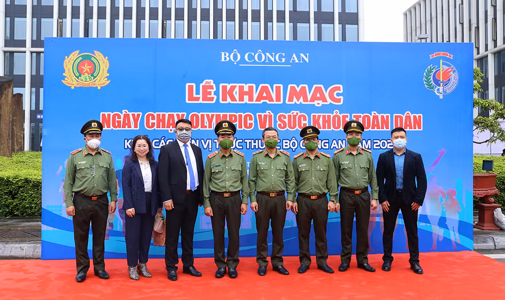 Bộ Công an hưởng ứng Ngày chạy Olympic vì sức khỏe toàn dân -0