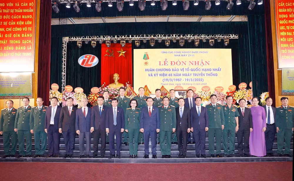 Chủ tịch Quốc hội Vương Đình Huệ tham dự Lễ kỷ niệm 65 năm Ngày truyền thống Nhà máy Z111 -0