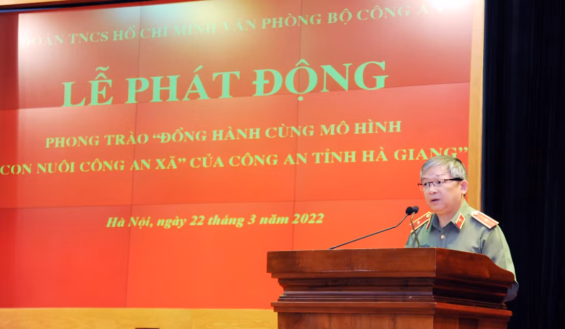 Đồng hành cùng mô hình “Con nuôi Công an xã” của Công an tỉnh Hà Giang -0