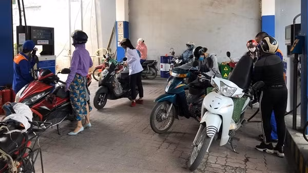 Sau thuế môi trường, xăng dầu có giảm tiếp thuế khác?
