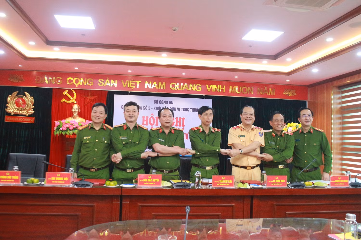 Cụm thi đua số 5 trực thuộc Bộ Công an ký giao ước thi đua “Vì an ninh Tổ quốc” năm 2022 -0