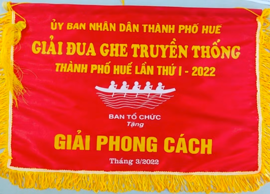 TP Huế: Thu hồi giải fair play của đội ghe vung mái chèo đánh người trên sông -0