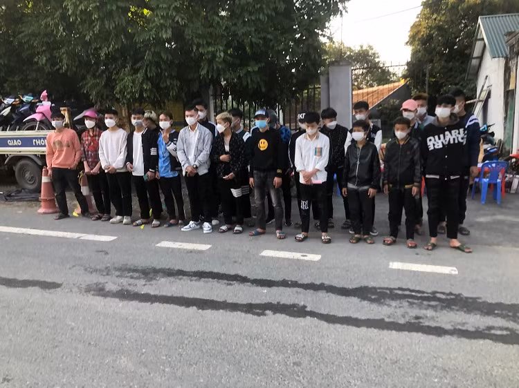 Xử lý hàng chục thanh niên rú ga, nẹt pô, dùng hung khi giải quyết mâu thuẫn -0