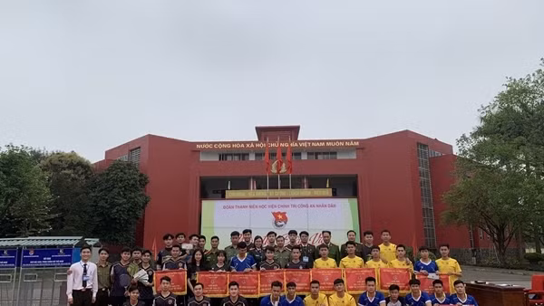 Nhiều hoạt động ý nghĩa nhân ngày thành lập Đoàn ảnh 2