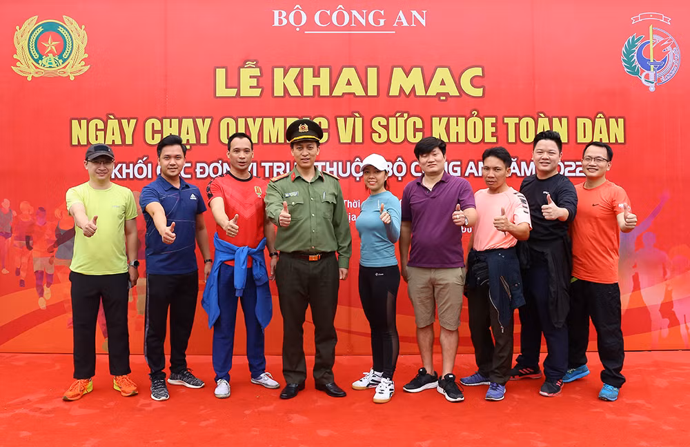 Bộ Công an hưởng ứng Ngày chạy Olympic vì sức khỏe toàn dân -1