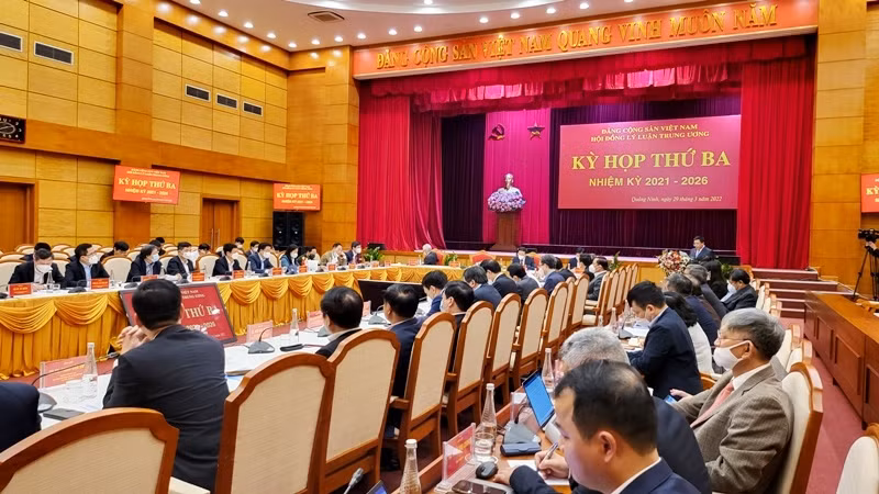 Kỳ họp thứ ba, Hội đồng lý luận Trung ương -0